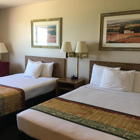 Cassville Four Seasons Inn & Suites Exterior foto