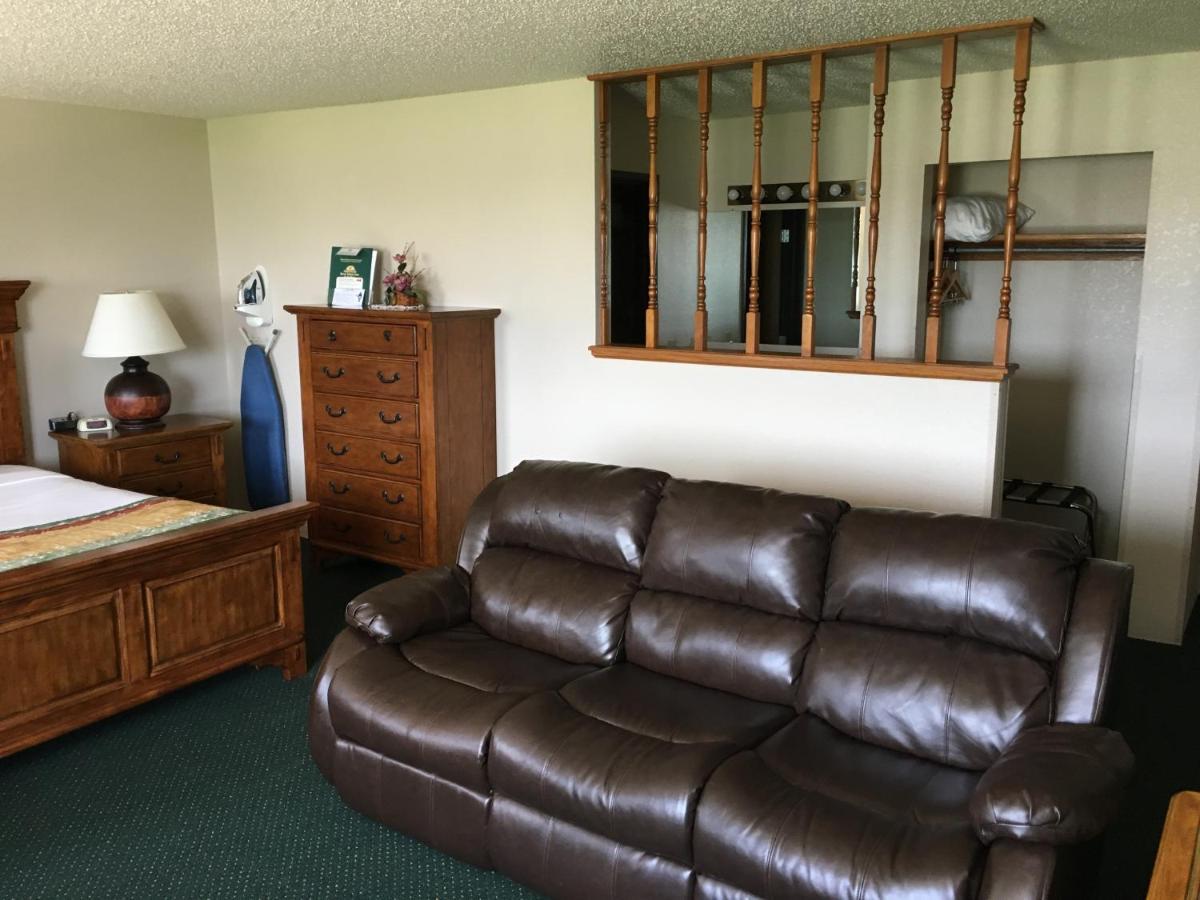 Cassville Four Seasons Inn & Suites Exterior foto